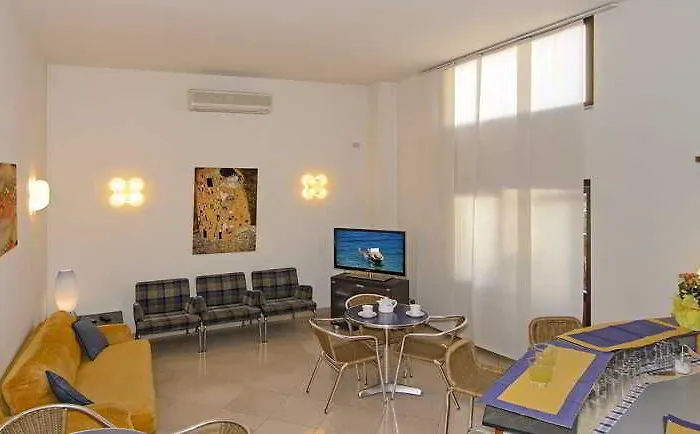 卢波利酒店 酒店